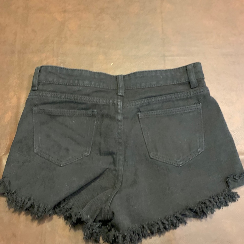 BLACK SHORTS - Picture 2 of 3